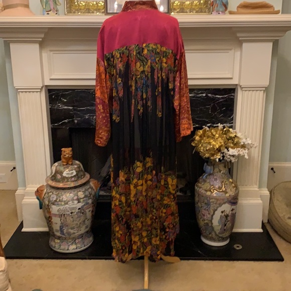 NWOT. “Free People” fuchsia print Kimono - Picture 5 of 7
